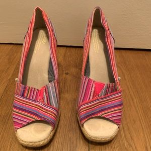 Toms Wedge Fuschia Cruz
